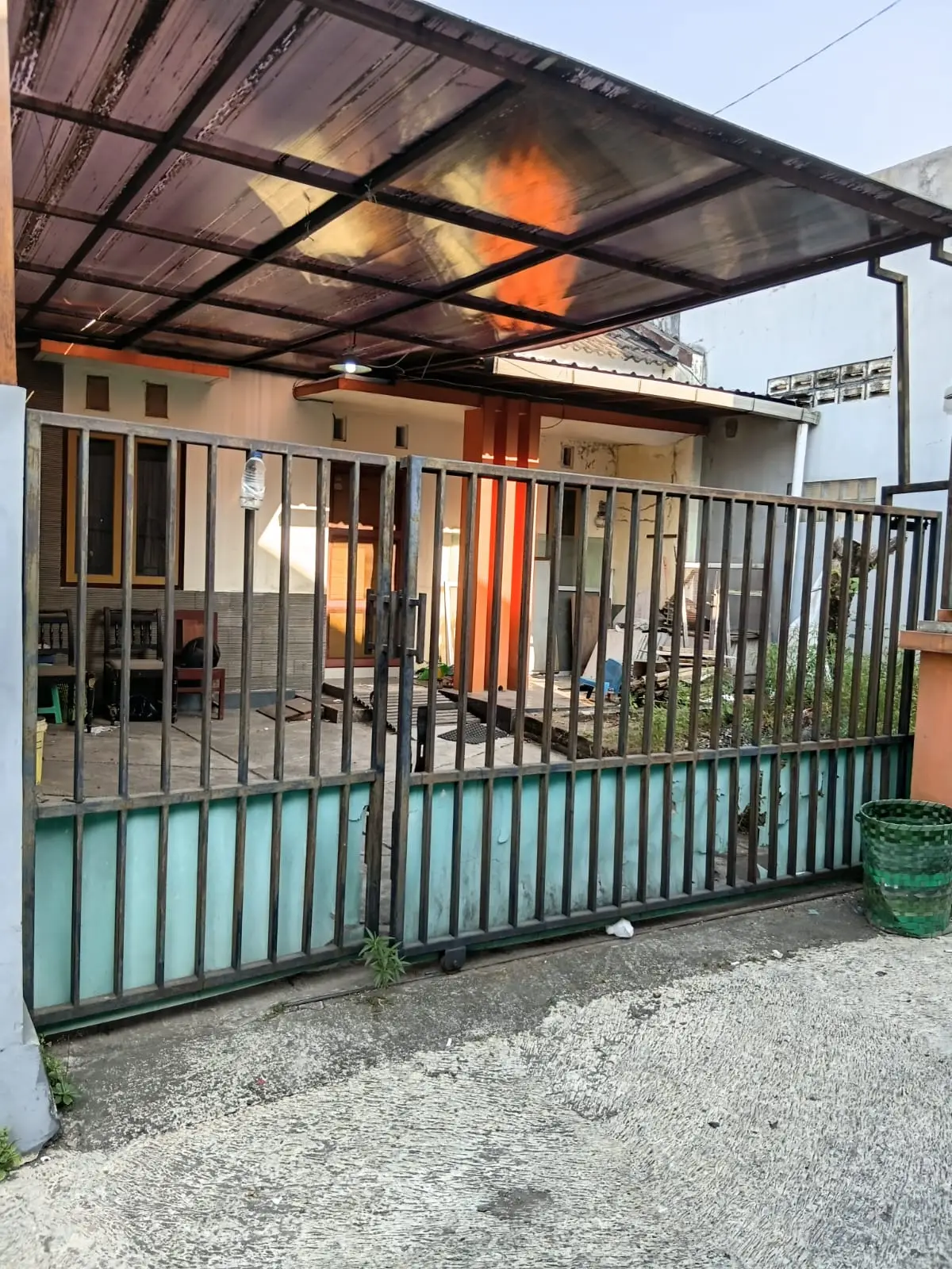 Rumah Di Tempat Strategis