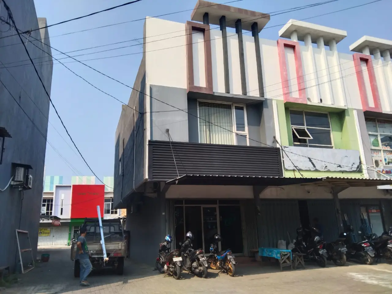 Ruko Lokasi Strategis, Siap Huni & Siap Usaha