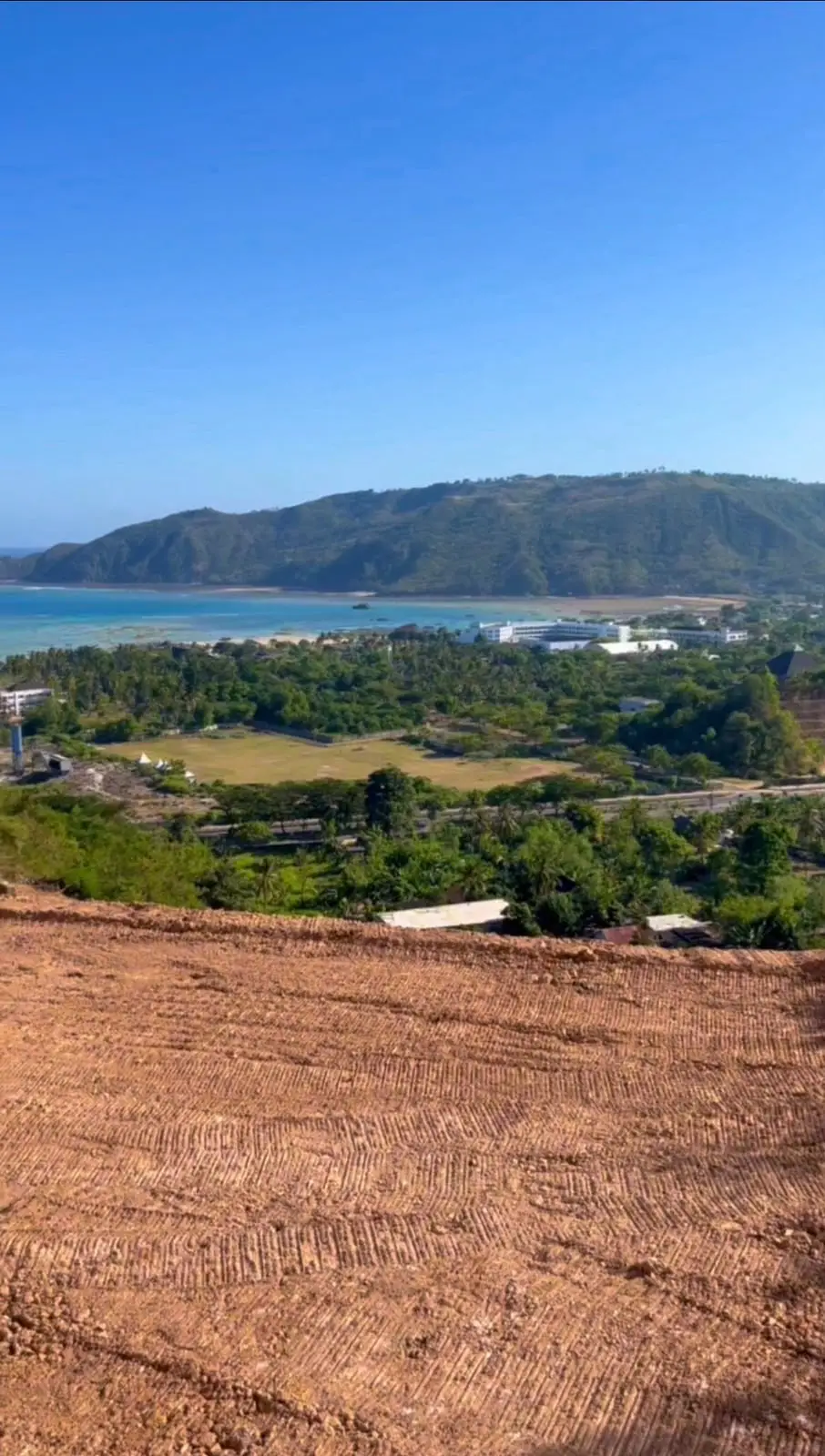 Tanah Premium dengan Pemandangan Laut yang Indah di Kuta, Lombok