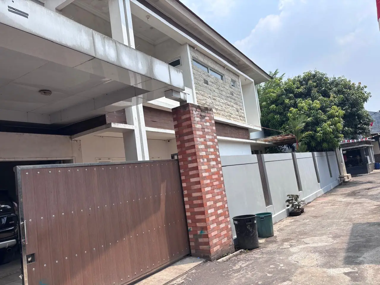 Rumah Mewah dan Luas 2 Lantai di Jatisampurna, Bekasi